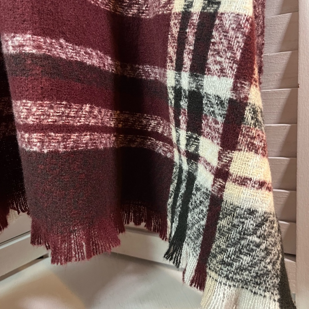 NEW LINCOLN PONCHO - Picture 9 of 10